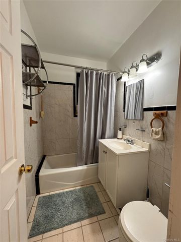 62-64 Saunders Street 2D, Rego Park, NY 11374