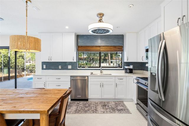 15620 GARDENSIDE LANE, Tampa, FL 33624