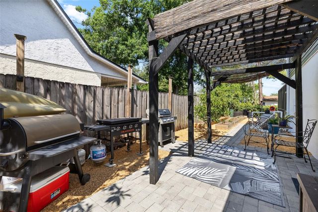 15620 GARDENSIDE LANE, Tampa, FL 33624