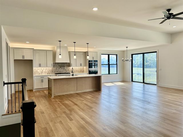 16410 Sleepy Hollow Drive, Fenton, MI 48430