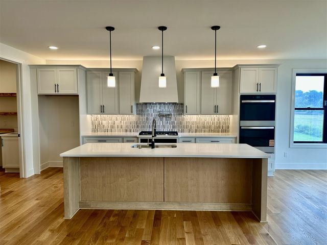 16410 Sleepy Hollow Drive, Fenton, MI 48430