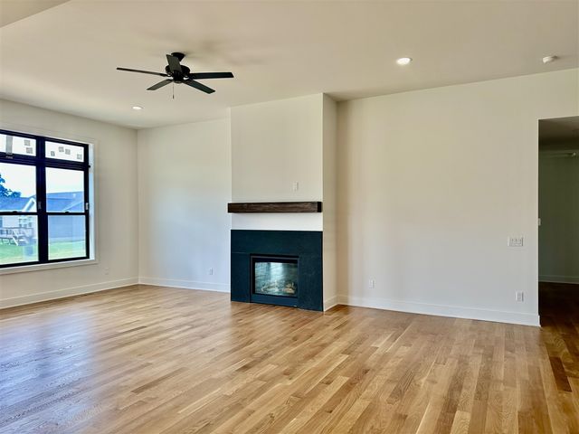 16410 Sleepy Hollow Drive, Fenton, MI 48430