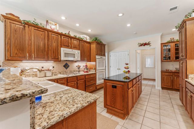 9302 CANABRIDGE DR, Lakeland, TN 38002