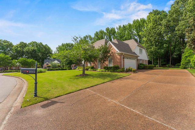 9302 CANABRIDGE DR, Lakeland, TN 38002