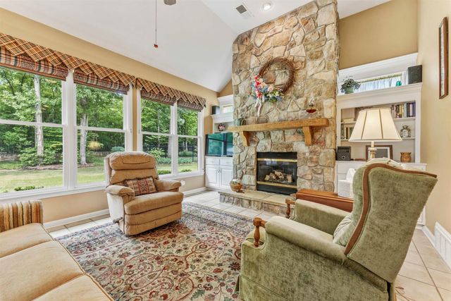 9302 CANABRIDGE DR, Lakeland, TN 38002