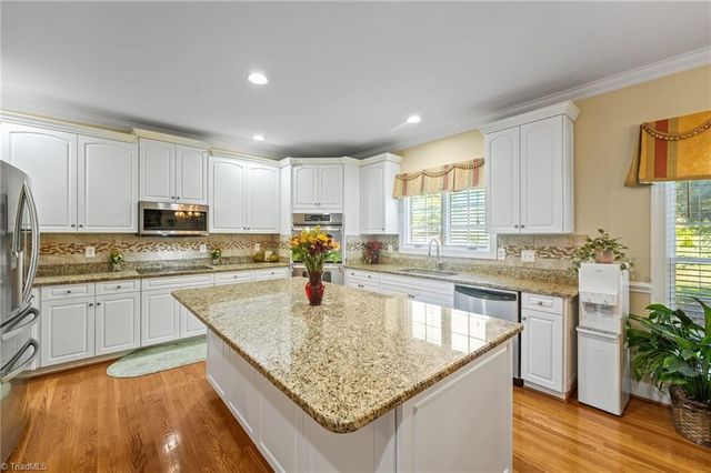 736 Meadowood Drive, Burlington, NC 27215