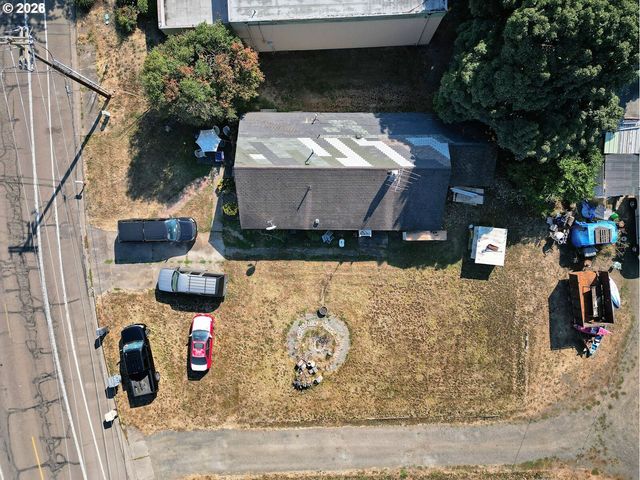 2240 FERRY St, Albany, OR 97322