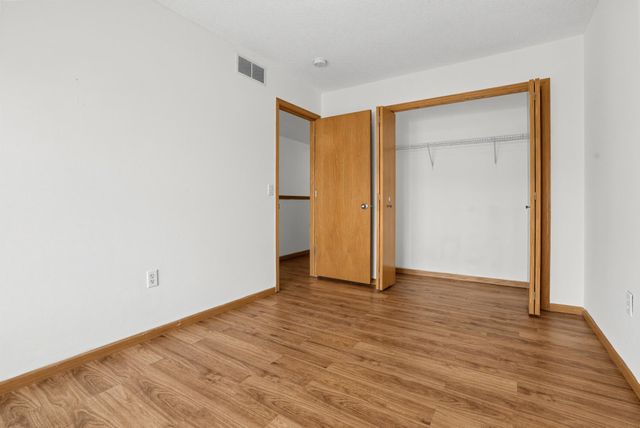 1473 Magnolia Avenue E, Saint Paul, MN 55106