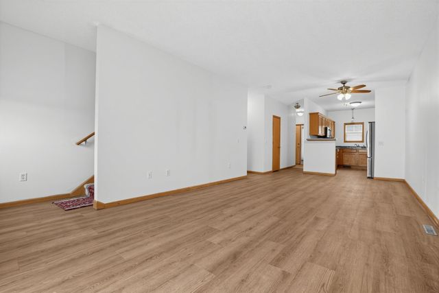 1473 Magnolia Avenue E, Saint Paul, MN 55106