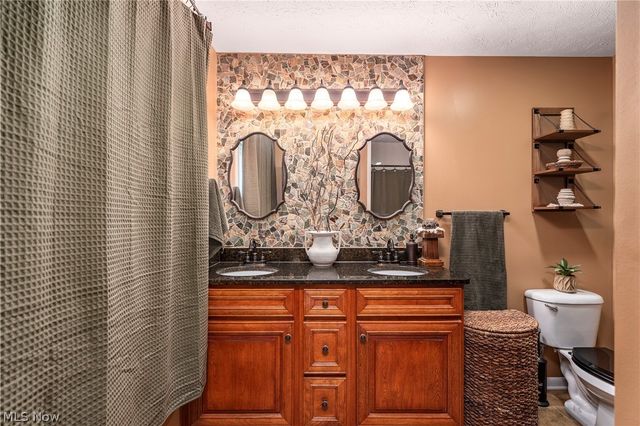 257 Windward Drive, Elyria, OH 44035