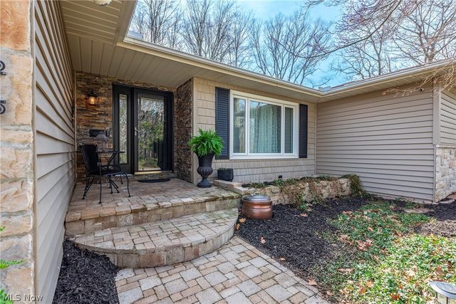 257 Windward Drive, Elyria, OH 44035