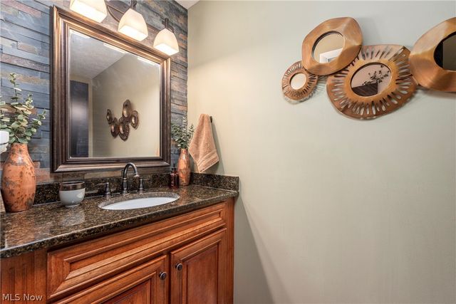 257 Windward Drive, Elyria, OH 44035