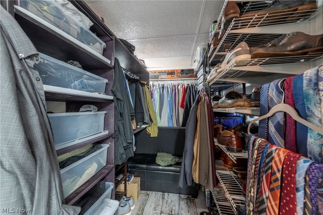 257 Windward Drive, Elyria, OH 44035