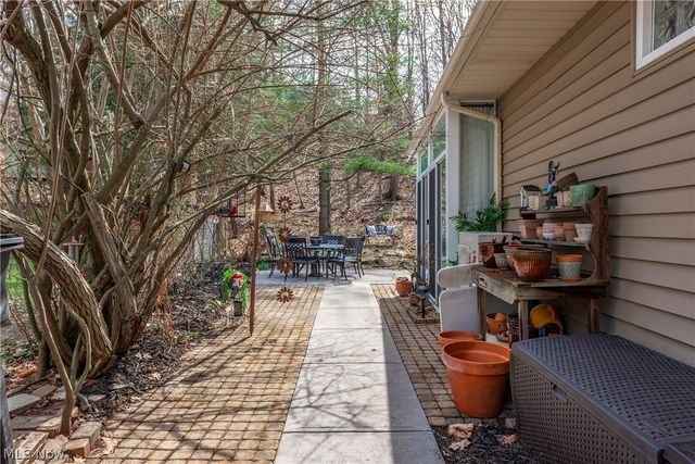 257 Windward Drive, Elyria, OH 44035