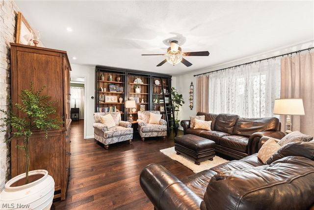 257 Windward Drive, Elyria, OH 44035