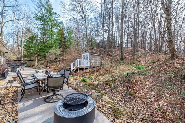 257 Windward Drive, Elyria, OH 44035