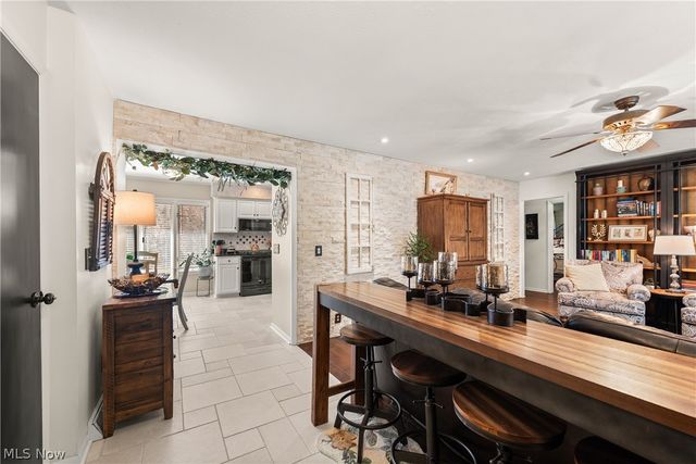 257 Windward Drive, Elyria, OH 44035