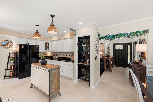 257 Windward Drive, Elyria, OH 44035