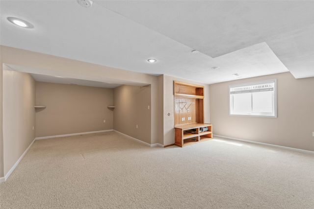 3902 Valley View Road, Ames, IA 50010