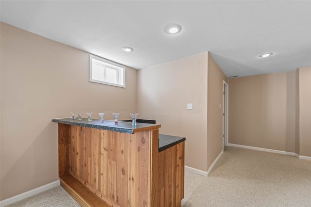 3902 Valley View Road, Ames, IA 50010