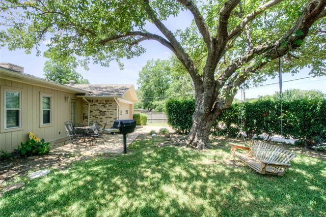 530 Lawnmeadow Drive, Richardson, TX 75080