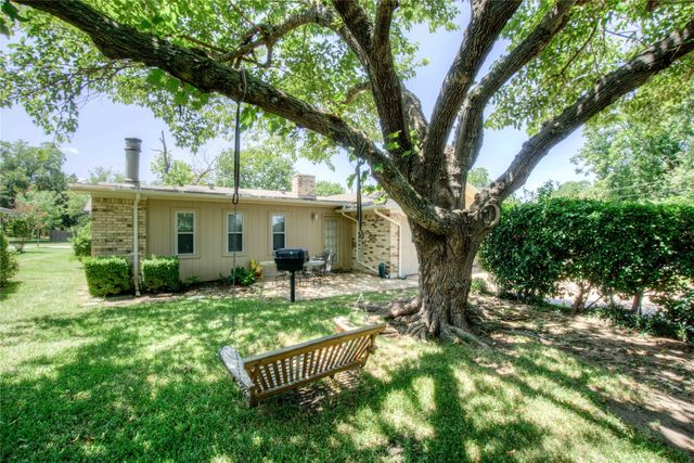 530 Lawnmeadow Drive, Richardson, TX 75080