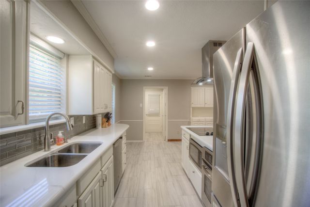 530 Lawnmeadow Drive, Richardson, TX 75080