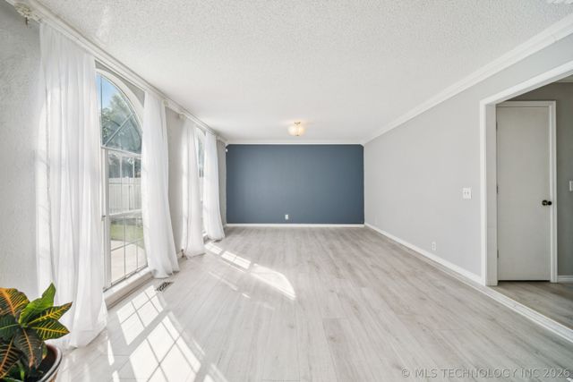 4441 W Queens Street, Broken Arrow, OK 74012