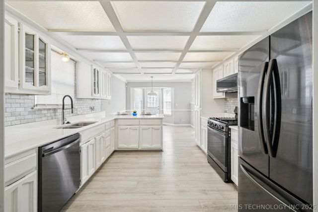 4441 W Queens Street, Broken Arrow, OK 74012