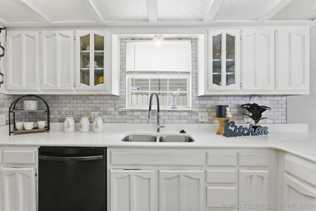 4441 W Queens Street, Broken Arrow, OK 74012