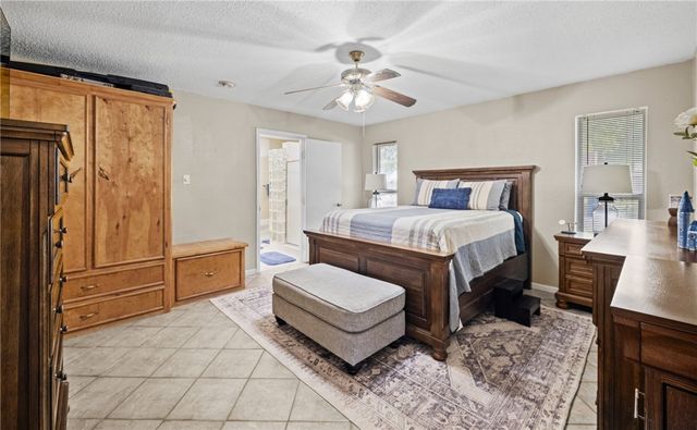 2001 Pecan Dr, Portland, TX 78374
