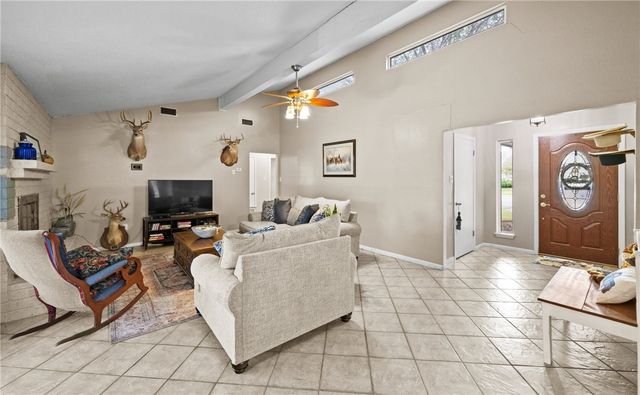 2001 Pecan Dr, Portland, TX 78374