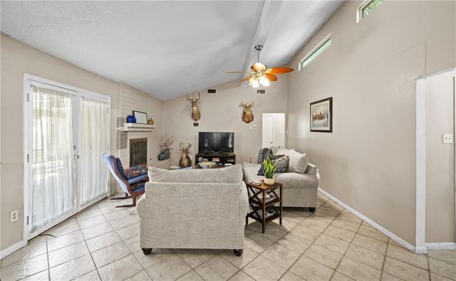 2001 Pecan Dr, Portland, TX 78374