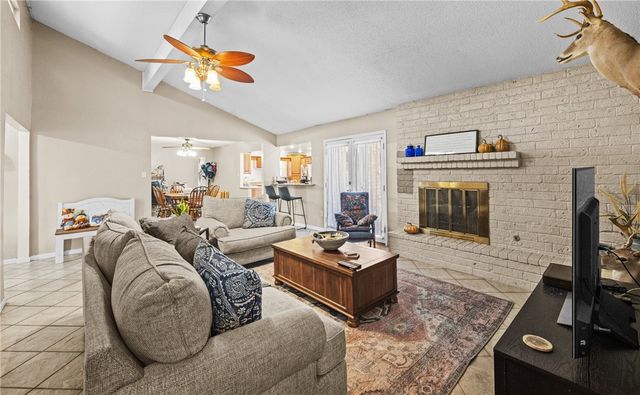 2001 Pecan Dr, Portland, TX 78374