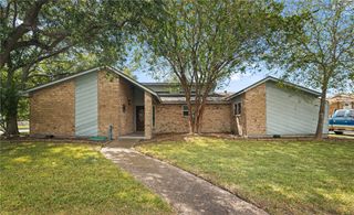 2001 Pecan Dr, Portland, TX 78374