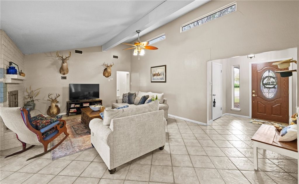2001 Pecan Dr, Portland, TX 78374 — photo 3