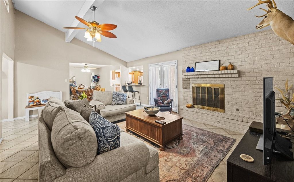 2001 Pecan Dr, Portland, TX 78374 — photo 5