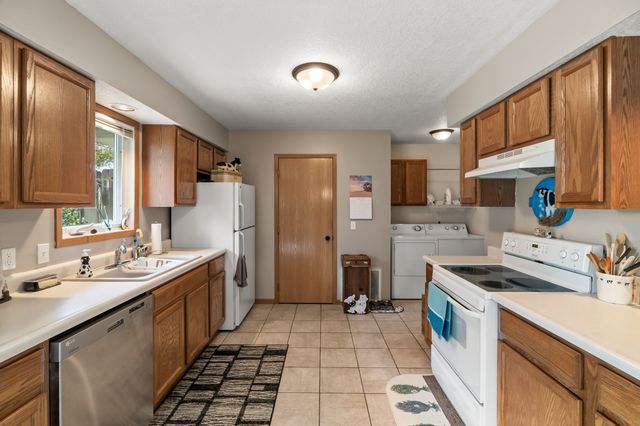 18920 Wendover Avenue, Granger, IA 50109