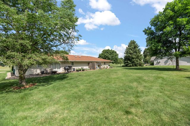 18920 Wendover Avenue, Granger, IA 50109