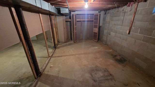 1085 Vaughn Avenue, Toms River, NJ 08753