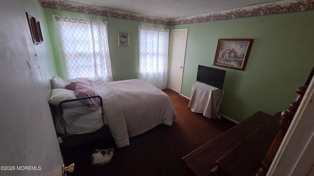 1085 Vaughn Avenue, Toms River, NJ 08753