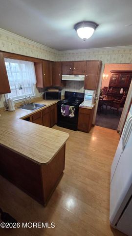 1085 Vaughn Avenue, Toms River, NJ 08753