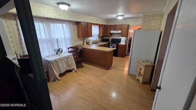 1085 Vaughn Avenue, Toms River, NJ 08753