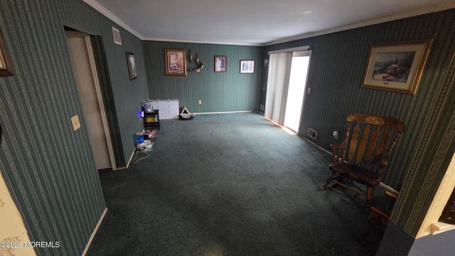 1085 Vaughn Avenue, Toms River, NJ 08753