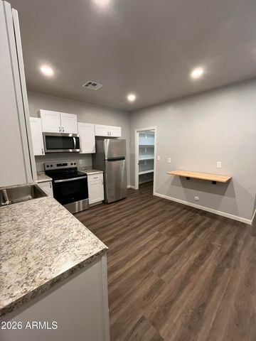 713 W Adobe Dam Drive B, San Tan Valley, AZ 85143