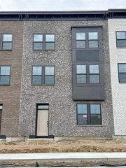 2260 Village Way D, Saint Paul, MN 55116