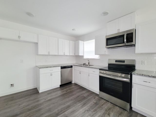 8122 Sterling Shire Street B, Houston, TX 77078