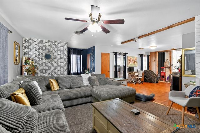 2850 Lakeview Circle, Beaumont, TX 77703