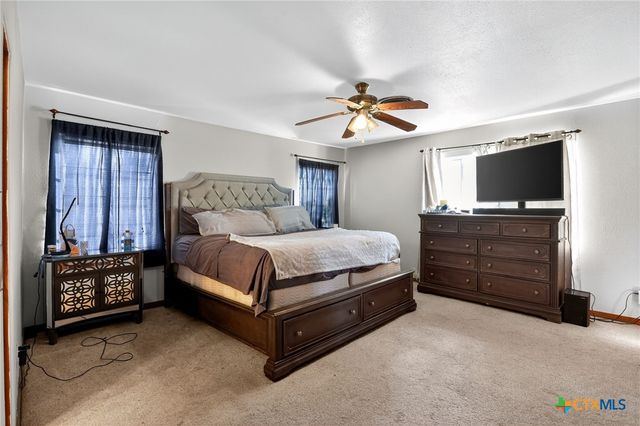 2850 Lakeview Circle, Beaumont, TX 77703