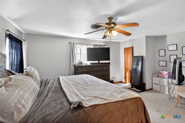 2850 Lakeview Circle, Beaumont, TX 77703